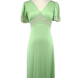 green dress with white lace overlay Vintage 1950's Light Green Dress With Lace Overlay