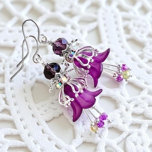 Paarse zilveren bloemoorbellen, vintage bloemenoorbellen, amethistoorbellen, sprookjesbloemenoorbellen, vrouwelijke geschenken, elegante hangoorbellen