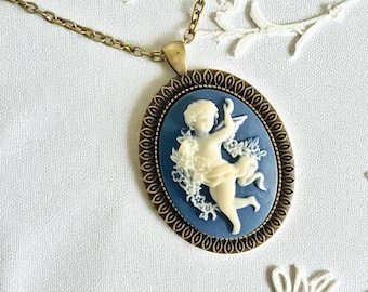 Collier camée bleu, collier camée ange, chaîne victorienne en bronze, pendentif romantique