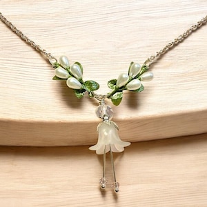 Lily Necklace, Pearl Flower Necklace, Lily Of The Valley Necklace, White Flower Wedding Necklace