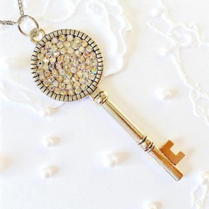 Collar con colgante de llave de cristal, colgante de elfo, collar de hadas, collar con llave de cristal y plata, colgante de llave, llave del jardín secreto