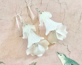 White Flower Earrings, Lily Earrings, Snowdrop Earrings, Best Friend Gift, Bridesmaids Earrings, Fairy Earrings, Daughter In Law Gift