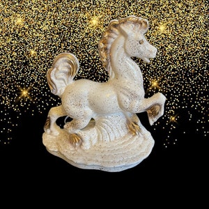 50er Jahre Midcentury Fernsehlampe gold glitzer Pferd Die Elektrik wurde komplett ausgetauscht und ist neu! Erstaunlicher Zustand schöne Größe 12 in hoch