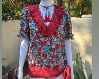 80s Diane Freis georgette top with sequins in excellent condition the color combination is epic . Will fit variety of sizes