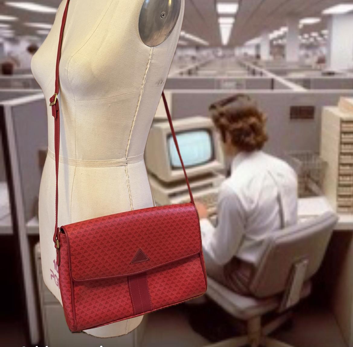 80s 90s Lee Bedford cord Shoulder Bag ピケ 80s Liz Claiborne Red Triangle Monogram Crossbody Bag • 1984