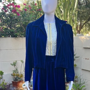 60’s 70’s blue velvet gunne sax style prairie  set 2 p/c jacket and skirt so cute for upcoming holiday season . Size  6/8 is gently worn