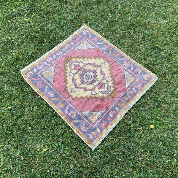 Square Turkish Rug, Welcome Mat Vintage, Oushak Door Mat, Persian Bath Rug, 2x2 Square Rug, Red Kitchen Mats, Small Faded Rug 2'3" x 2'4"