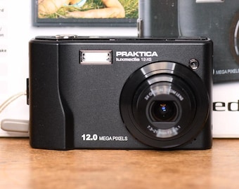 Boxed Praktica Luxmedia 12-XS - Point and Shoot - digital camera - very good condition - Vintage