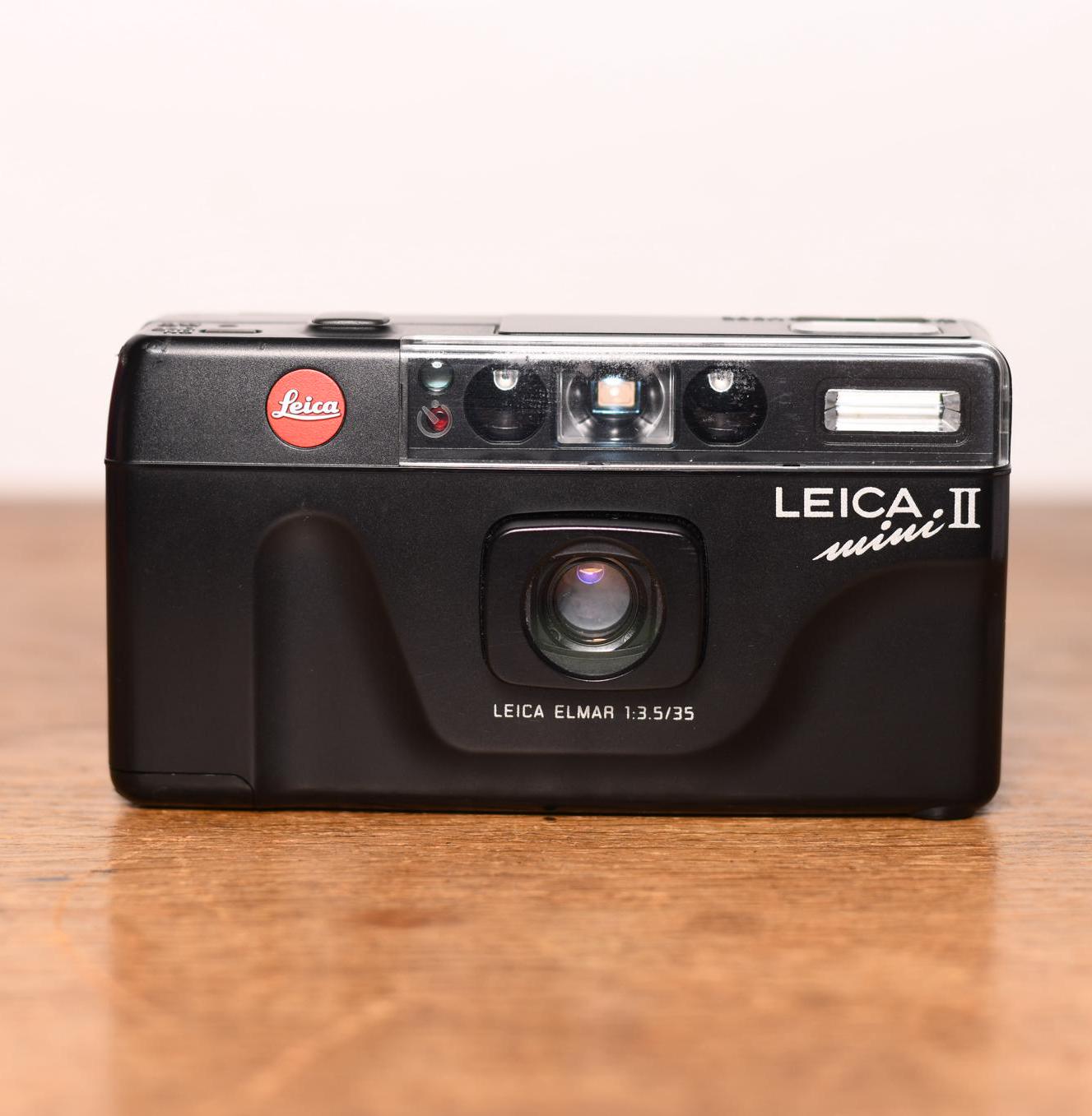 LEICA MINI ELMAR 3.5/35 コンパクトカメラ Lot - LEICA MINI 35MM FILM CAMERA WITH 35MM F3.5 ELMAR LENS