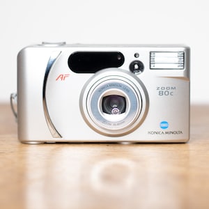 Minolta Zoom 80c - Freedom Zoom - Point and Shoot - analog camera - like new - Vintage