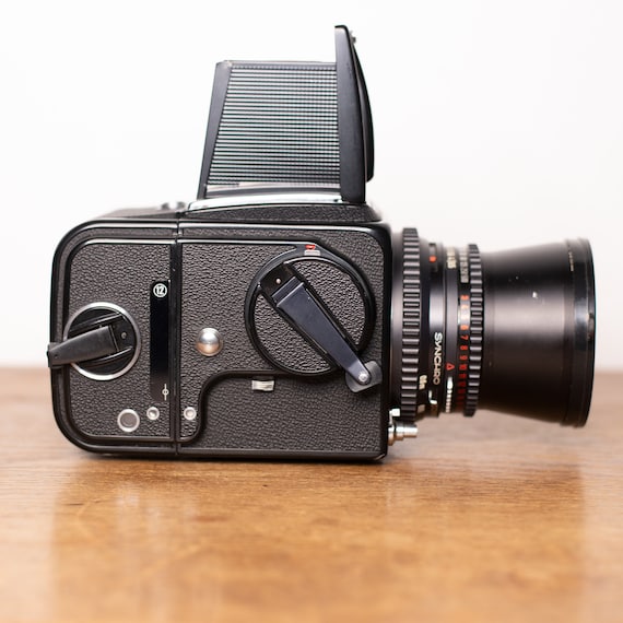 Hasselblad 500 Cm With Carl Zeiss Distagon 60 Mm 1:3.5 Lens Hasselblad 500 Cm With Carl Zeiss Distagon 60 Mm 1:3.5 Lens