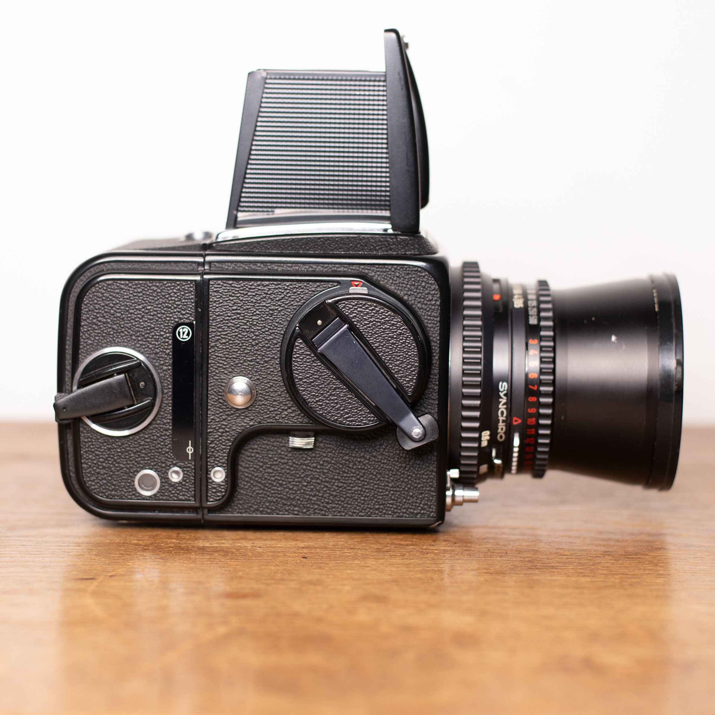 Hasselblad 500 Cm With Carl Zeiss Distagon 60 Mm 1:3.5 Lens Hasselblad 500 Cm With Carl Zeiss Distagon 60 Mm 1:3.5 Lens
