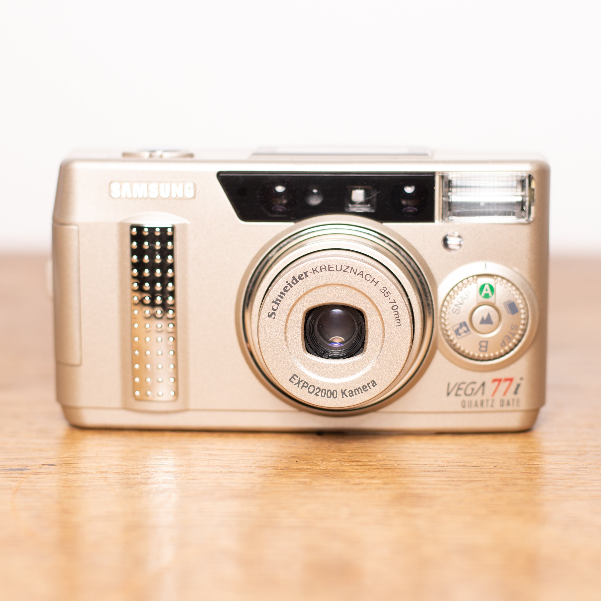Samsung Vega 77i QD - Evoca 70SE - Point and Shoot - Analog Camera