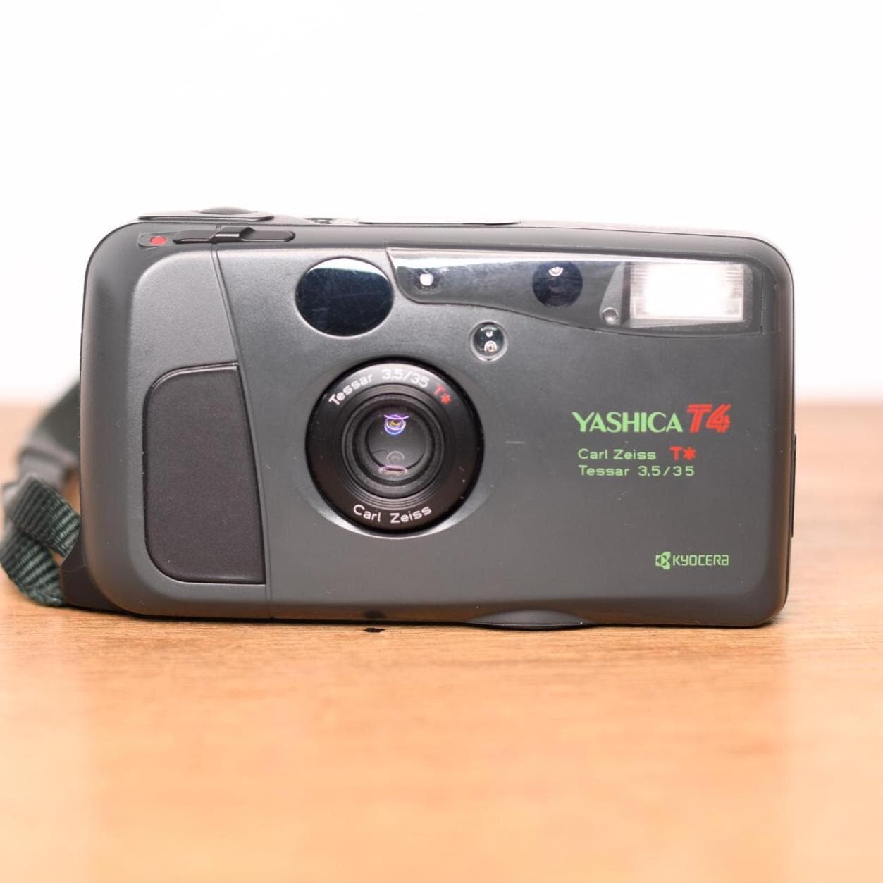 Yashica T4 Safari - Limited Edition - Kyocera Slim T - Point and