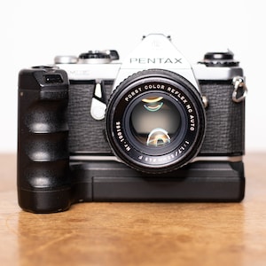 Asahi Pentax ME with autowinder - SLR - analog camera - very good condition - vintage