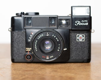 Yashica Auto Focus - Rangefinder - analog camera - good condition - vintage