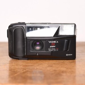 kyocera slim t 。　　 Q926 The Camera That Changed Analog Photography - The Yashica T4