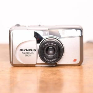 Olympus Superzoom 800s - Infinity Acura Zoom 80s - Point and Shoot - analog camera - like new - vintage
