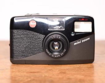 Leica Mini Zoom date - Point and Shoot - analog camera - very good condition - Vintage
