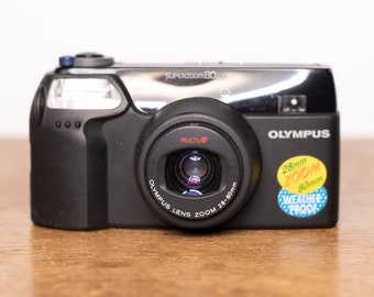 Olympus Superzoom 80 Wide - Point and Shoot - analogue camera - very good condition - vintage
