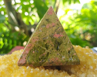 UNAKITE PYRAMID GEMSTONE Energy Conduit Emotional Resilience Spiritual Evolution Grounding Heart Chakra Enhancer Tranquility Manifestation