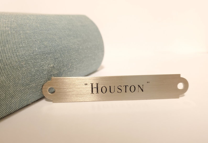SADDLE NAME PLATE Custom Engraved Made to Order Etsy Hong Kong