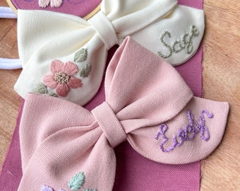 Custom name hair bow, baby hair bow, toddler hair clips, hand embroidered hair bow, small hair bow ,birthday gift for babies