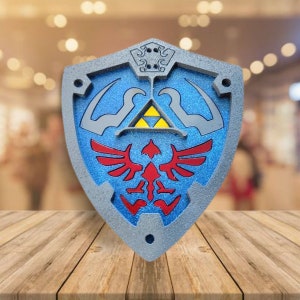DMAR Full Size Hylian Shield, 22'' Zelda Triforce Shield for Adult, 1:1 Replica - Plastic - Hylian Shield for Link Cosplay