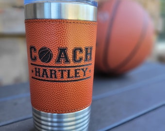 ¡Vaso de baloncesto personalizado! Vaso térmico de polipiel con textura de baloncesto. ¡Regalo para entrenador! 20 oz. ¡Regalo para entrenador!