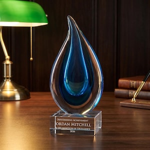 Gepersonaliseerde 7" Aqua Blue Raindrop Art Glass Award - op maat gegraveerd - Trophy Champion Pensioen Corporate Recognition Gift