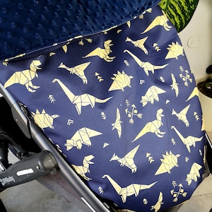 Kinderwagendecke Dinosaurus Individuelle wasserdichte Kuscheldecke für Kinderwagen Uppababy Dieses Modell
