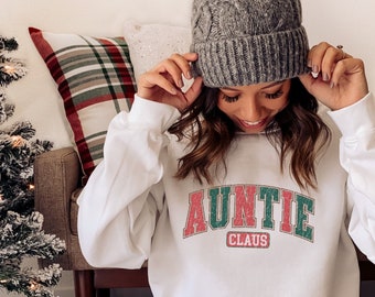 Retro Auntie Claus Christmas Sweatshirt | Rustic Christmas Gift for Aunt | Aunty Claus Sweater | Aunt Reveal Gift | In my Auntie Era