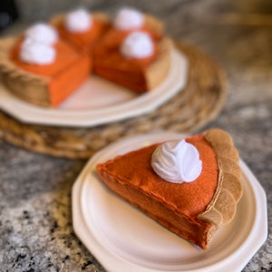 Felt Pumpkin Pie, Felt Sweet Potato Pie, felt play food, felt pie, felt fall food, play pumpkin pie, fake food, play kitchen food