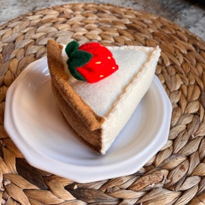 Felt Cheesecake, Pretend Strawberry Cheesecake, felt play food, play kitchen accessories
