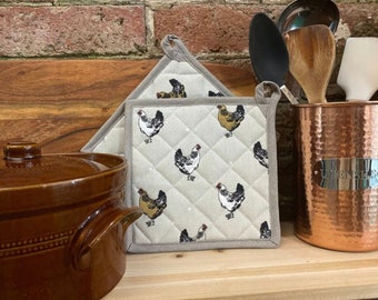 Set of Two Pot Holders with Chicken Print Design | Country Kitchen