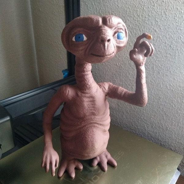 Figura E.T. extraterrestre (E.T. The extra-terrestrial figure)