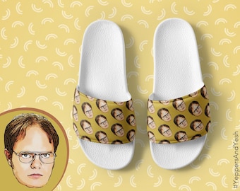 Dwight Schrute Mustard Unisex Slides, calzado de oficina, sandalias de cuero vegano personalizadas, zapatos para hombres y mujeres
