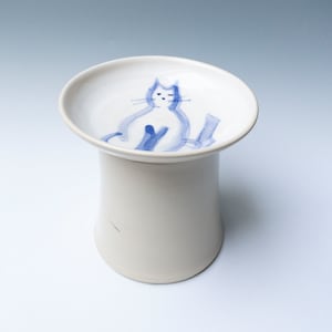 Raised cat feeder with blue cat, Elevated ceramic cat bowl for sensitive whiskers