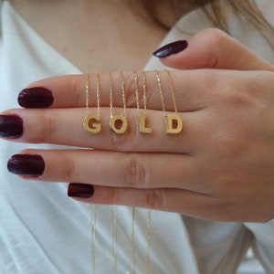 Colar inicial de ouro maciço 14K - Colar de letras de ouro 3D Pingente de letra única personalizado - Colar de letras de ouro 14K - Colar de monograma