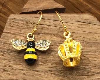 Bee Earrings, Bee Jewelry, Queen Bee Earrings, Queen Bee Jewelry, Mismatched Earrings, Mother’s Day Earrings, Mother’s Day Gift, Fun Bee