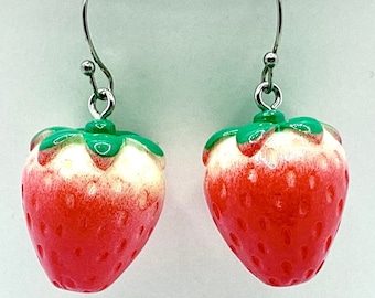 Strawberry Earrings, Fruit Earrings, Quirky Earrings, Strawberry Jewelry, Kitschy Earrings, 3D Strawberry Earrings, Summer Earrings