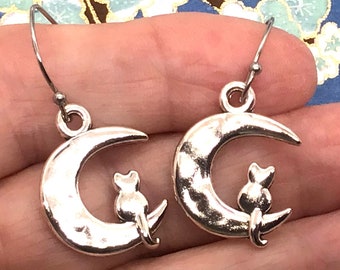 Cat Earrings, Cat on Moon Earrings, Silver Cat Earrings, Moon Earrings, Minimalist Earrings, Gift for Cat Lover, Cute Cat Earrings, Cat Gift