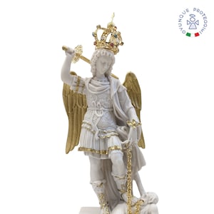 Statue of St. Michael the Archangel white and gold details 30 cm high ( 11.81&#39;&#39;) solid resin - Made in Italy