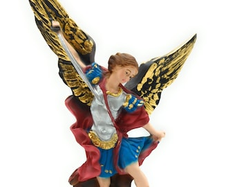 Beeld van de aartsengel Michaël in marmerstof, 20 cm. 7,87''. Beeld van de aartsengel Michaël. Gemaakt in Italië.
