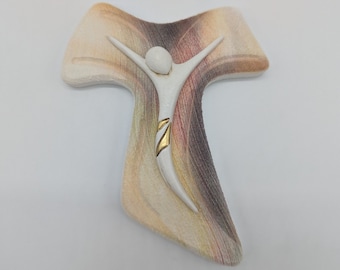 Tau-kruis wandmontage met stenen effect en gestileerde Christus - Modern wandkruis - Tau-kruisbeeld