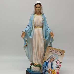Statue of the Miraculous Madonna in resin, 40 cm high (15.74 inches) suitable for indoors and outdoors with prayer book