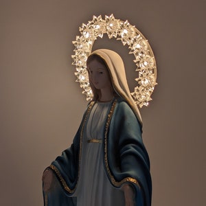 Statue of Our Lady of Grace. Virgin Mary. 30 cm marble dust statue with luminous halo 220 V. 11.81'' statue of Our Lady of Grace. Virgin Mary.
