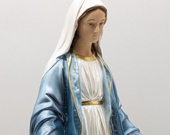 Statue de la Madone Miraculeuse ou Immaculée Conception, de 47 cm de hauteur (18,50'') en résine perlée. Notre Dame de Grâce. Statue de la Vierge Marie.