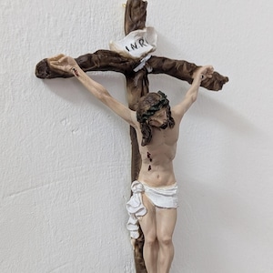 Hanging Crucifix Cross. Wall Crucifix 29 x 16 cm. Hand-Painted Crucifix. Italian Craftsmanship from Tuscany