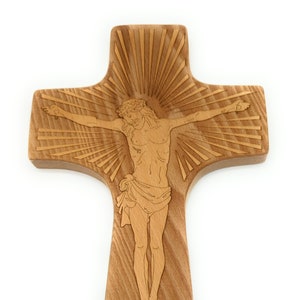 Modern wooden cross with engraved Christ 30 x 20 cm (11.81&#39;x7.87&#39;&#39;).